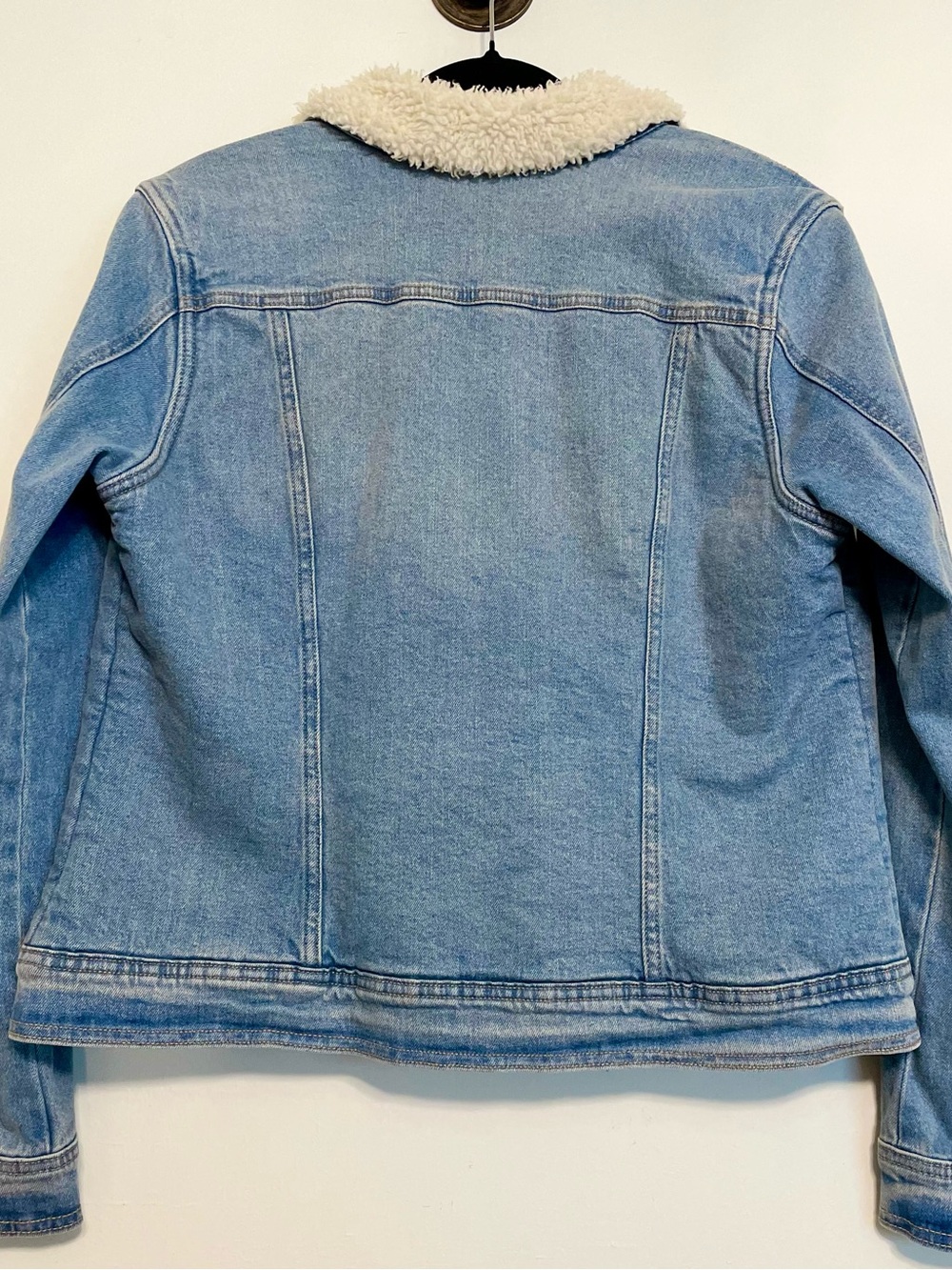Universal Threads Denim Jacket - Picture 2 of 3